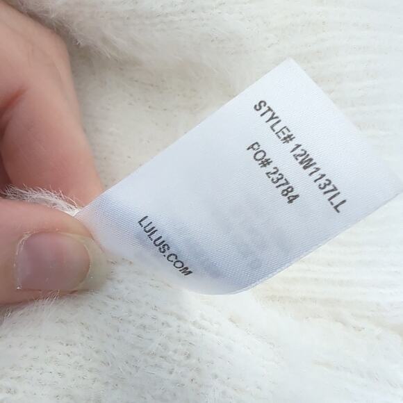 Lulus Weekend in Aspen Bow Tie Back Fuzzy White Backless Sweater Women's Small S - Picture 6 of 11